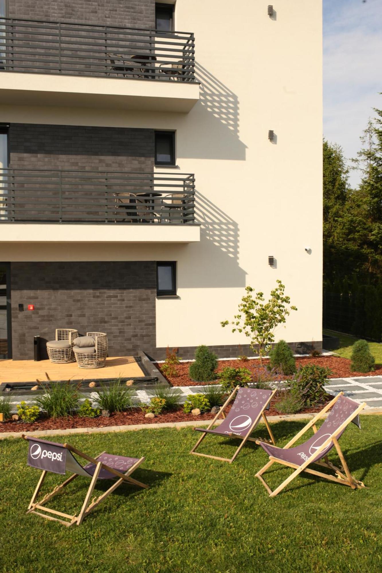Resto Inn - Smart Apartamenty Blisko Energylandii Polwies Exterior foto